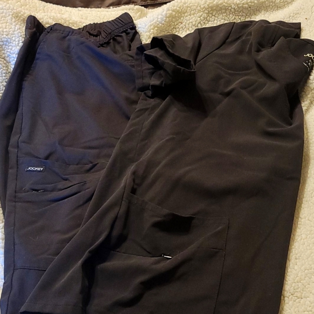 Scrub set